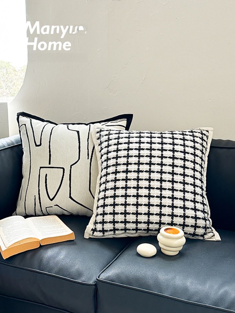 غطاء وسادة بنمط مربعات أبيض وأ - مراجعة Home Fragrance French وسعره