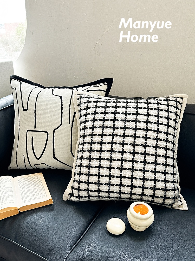 غطاء وسادة بنمط مربعات أبيض وأ - مراجعة Home Fragrance French وسعره